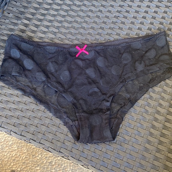 3 pairs brand new panties size medium. Black and pink mesh polka dot and stars - Picture 4 of 4